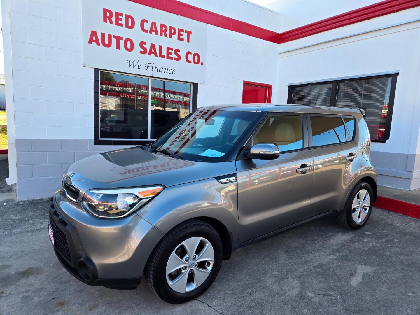 2014 GRAY /BLACK Kia Soul (KNDJP3A57E7) with an 2.0L I4 F DOHC 16V engine, Automatic transmission, located at 503 West Court, Seguin, TX, 78155, (830) 379-3373, 29.568621, -97.969803 - Photo#0